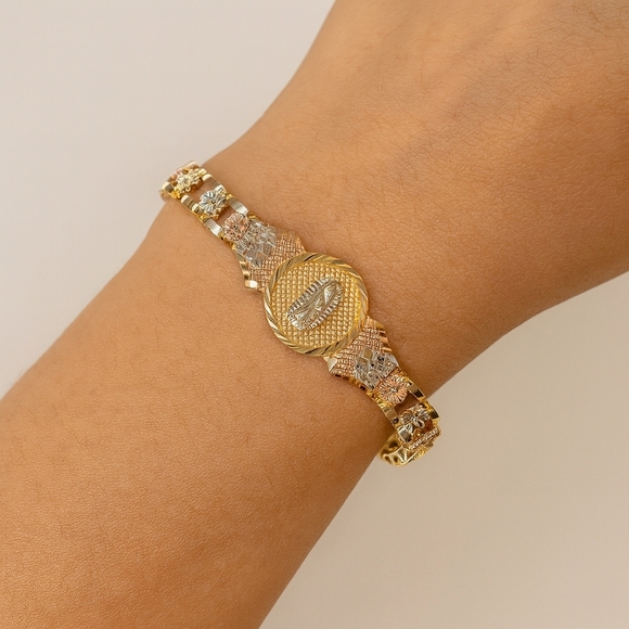 Elegant Gold and Silver Women's Bracelet NWOT - Picture 1 of 6